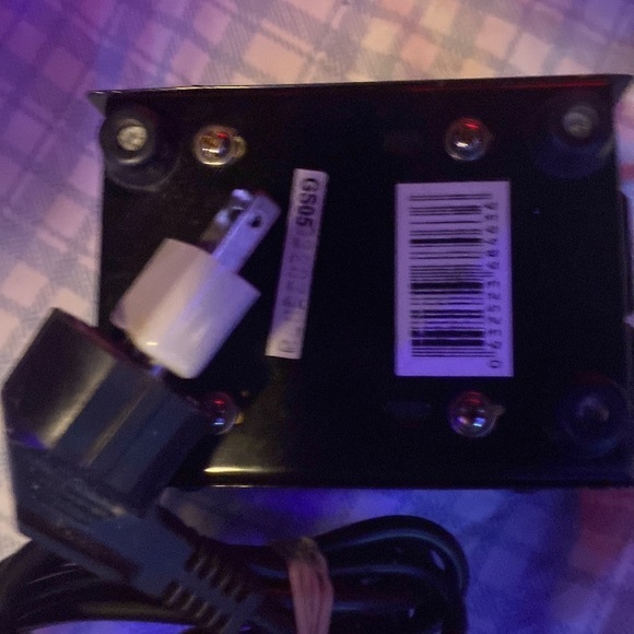 Wisdom W-200VDE 200W Step Up & Step Down Transformer - Picture 4 of 8